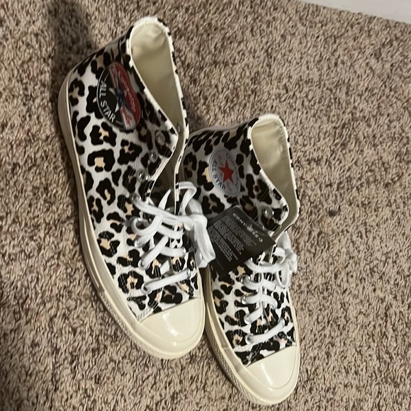 Brand new cheetah converse never worn - Picture 3 of 5